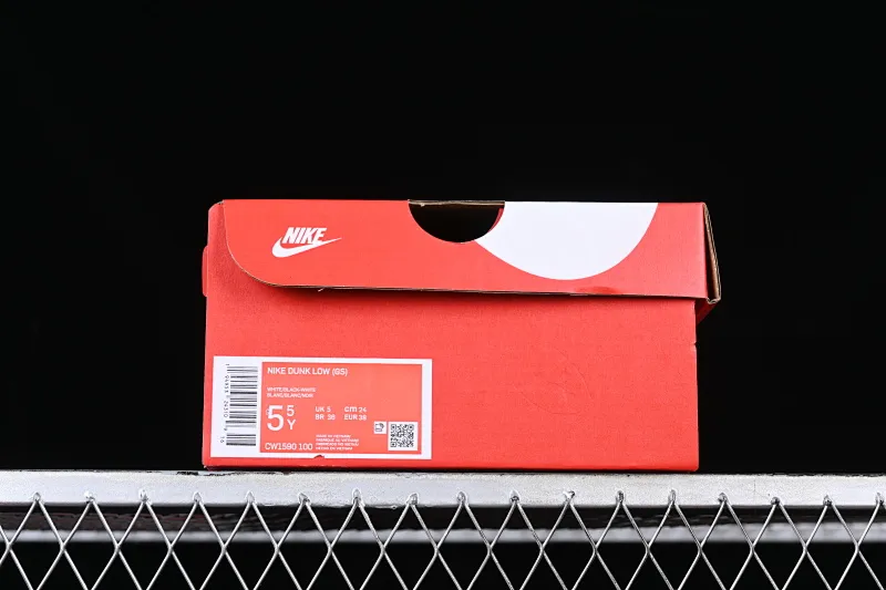 All Categories Nk SB Dunk Series Nk SB Dunk Low Low-top Sneakers Nk Dunk Low Tokyo Raspberry Black Pink Customized Deconstructed Strap Casual Sneakers CW1590-100